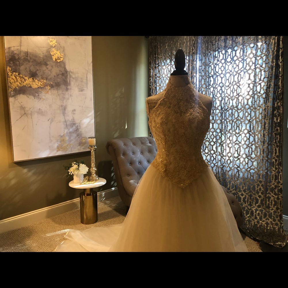 HOUSE OF BIANCHI IVORY BALL GOWN WEDDING DRESS - Picture 2 of 8